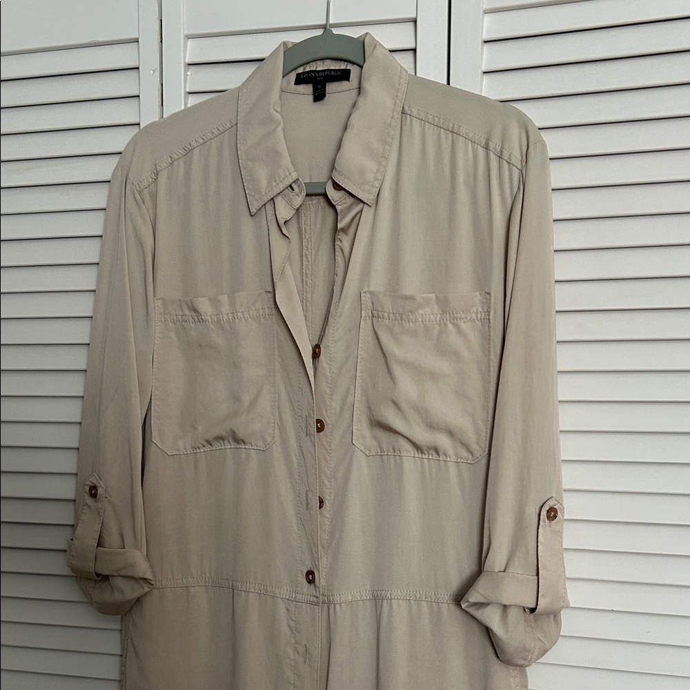 Women’s Banana Republic Jumpsuit w Pockets. Versatile - sporty or dressy.